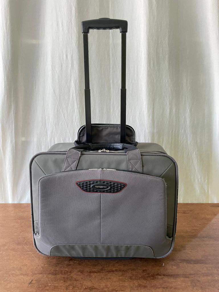 Samsonite laptoptas op wielen, Gebruikt, 17 inch of meer, Ophalen of Verzenden, Meerdere vakken