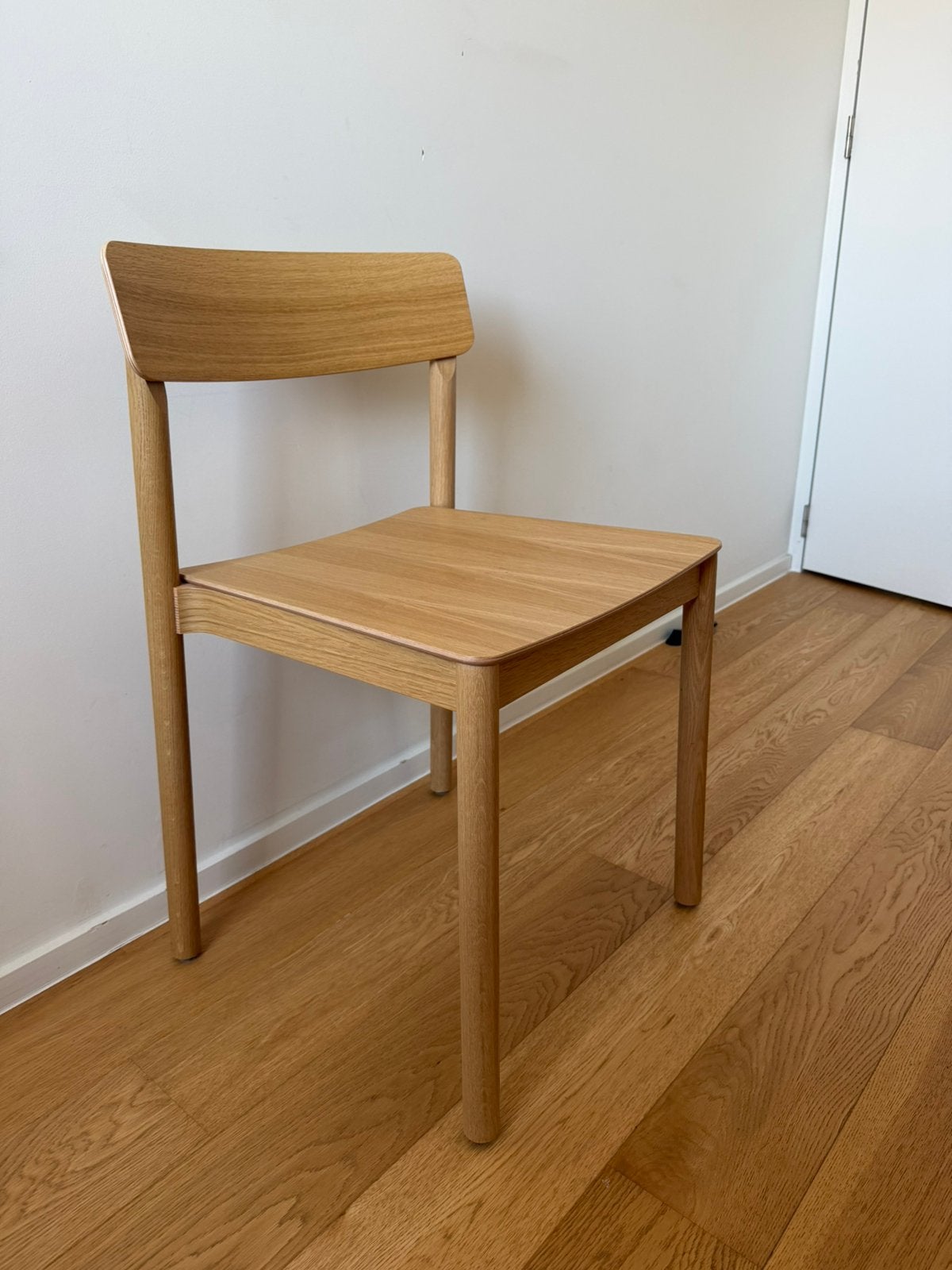 Nouvelle chaise Betty Wood TK2 de &Tradition, Scandinavisch, Comme neuf, Brun, Enlèvement