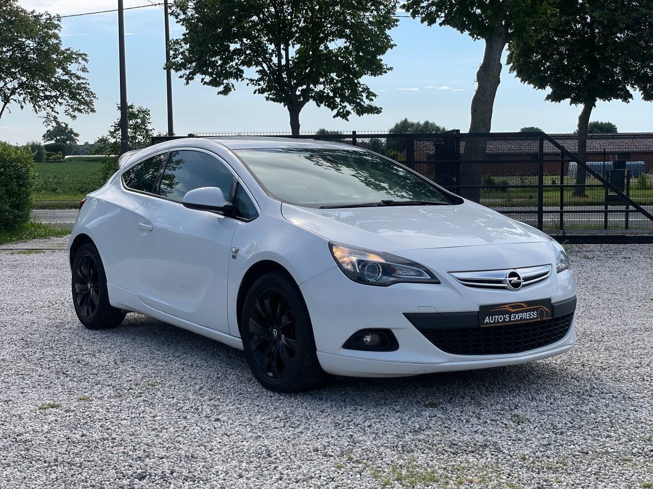 Opel Astra GTC/Benzine/Navi/Clima/Cruise/Garantie/*, Voorwielaandrijving, Euro 6, 4 cilinders, 149 g/km