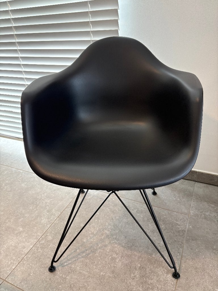 Vitra Eames Plastic Armchair DAR RE stoel zwart, Huis en Inrichting, Ophalen, Kunststof, Zwart, Zo goed als nieuw