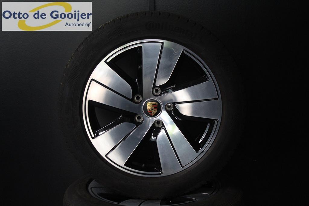 Originele Porsche Taycan Winterbanden 19 Inch 7MM Breedset, Pneus et Jantes, Pneus hiver, -, Véhicule de tourisme