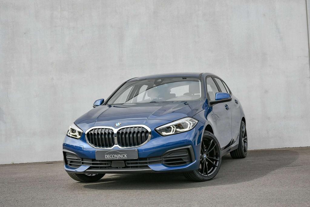 BMW 1 Serie 116 116i *LED*NAVI*CARPLAY*PDC*BLUETOOTH*ACTIVE, Auto's, Voorwielaandrijving, 1 Reeks, Blauw, 3 cilinders
