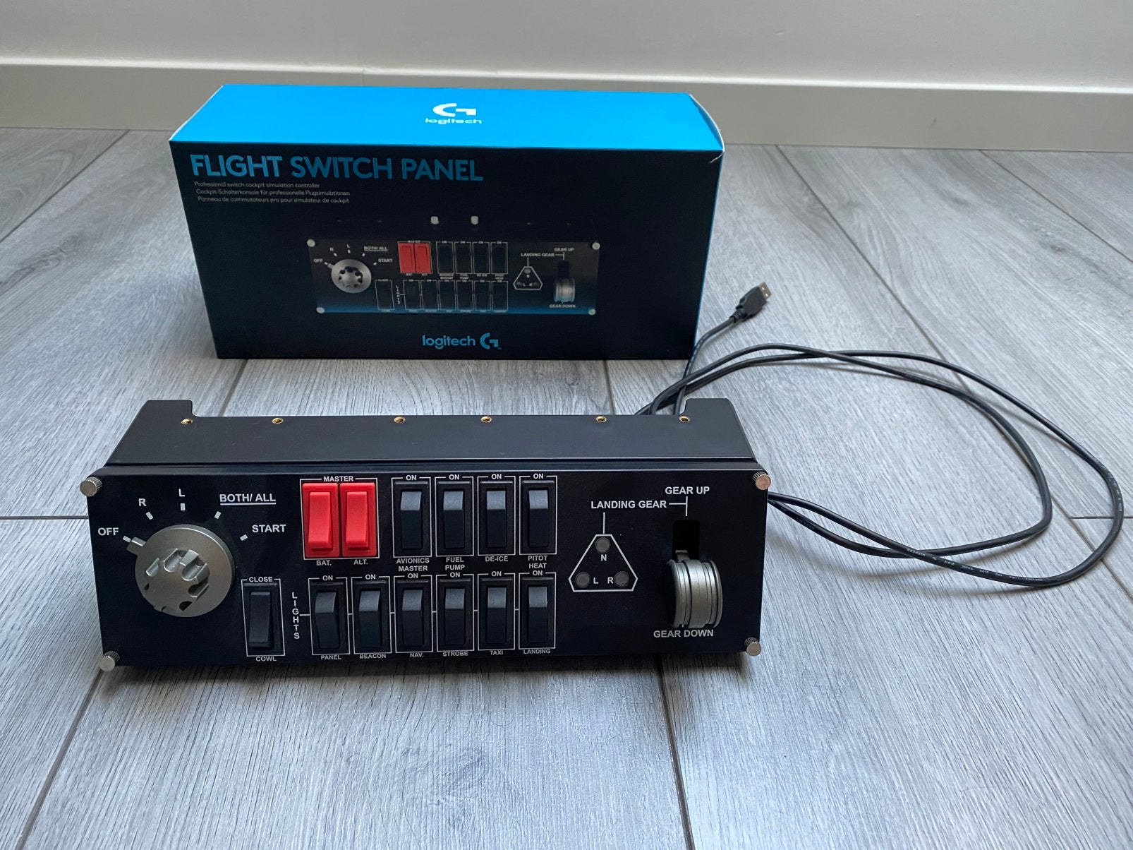 Logitech flight switch panel, Ophalen, Zo goed als nieuw