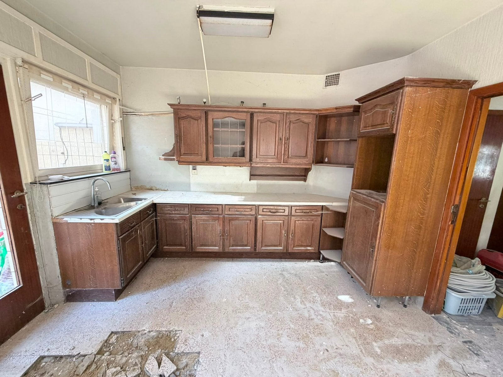 Eiken keuken is uitgebroken., Huis en Inrichting, Ophalen