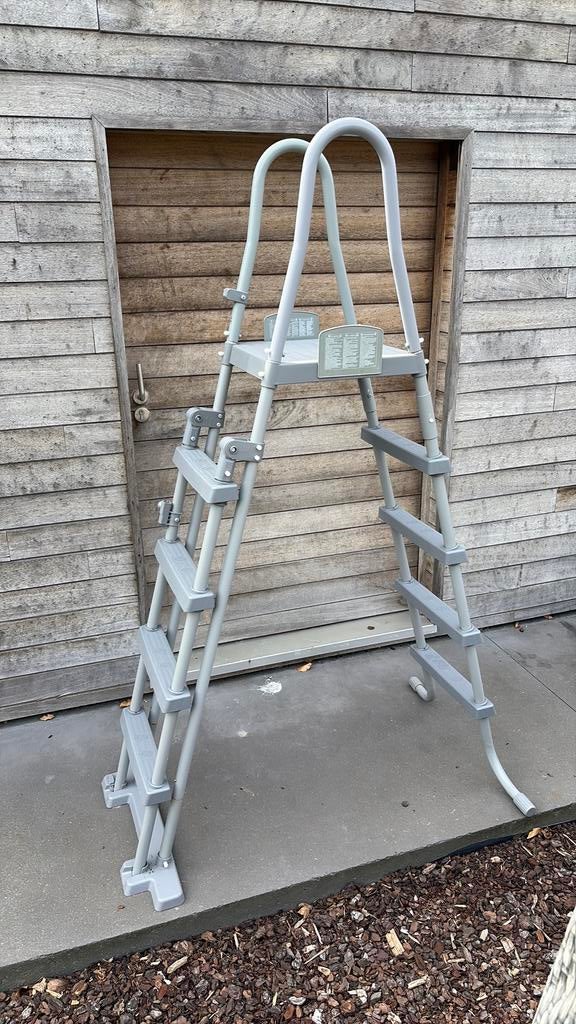 Zwembadtrap van bestway, Tuin en Terras, Ophalen, Zo goed als nieuw