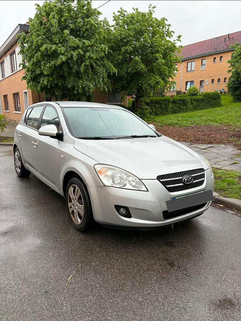 Kia Ceed 1.6 Diesel prêt a immatriculer, Auto's, Zwart, 1600 cc, Bedrijf, 5 deurs