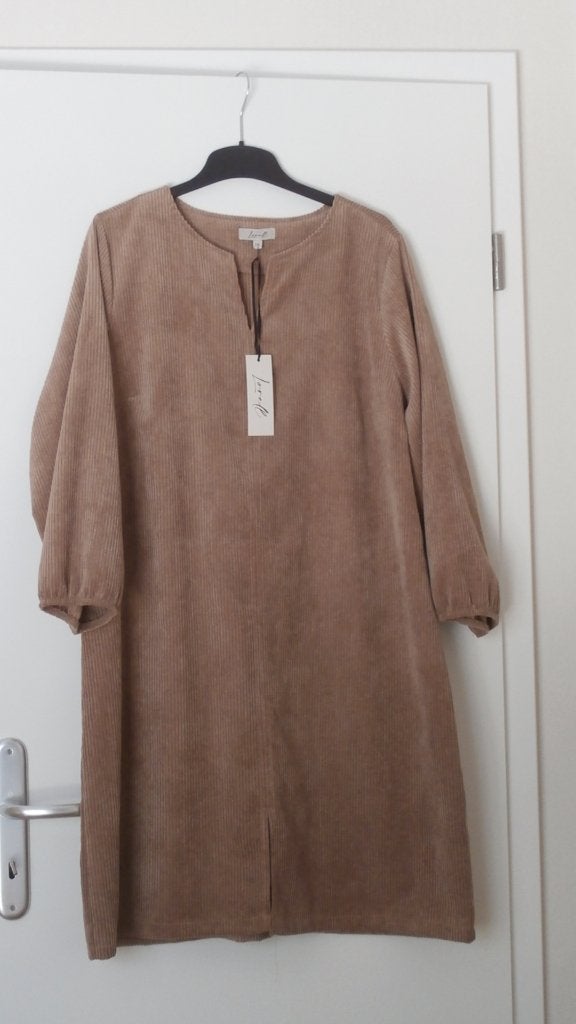 Je vends une robe en velours côtelé neuve XXL., Ophalen, Nieuw, Maat 46/48 (XL) of groter