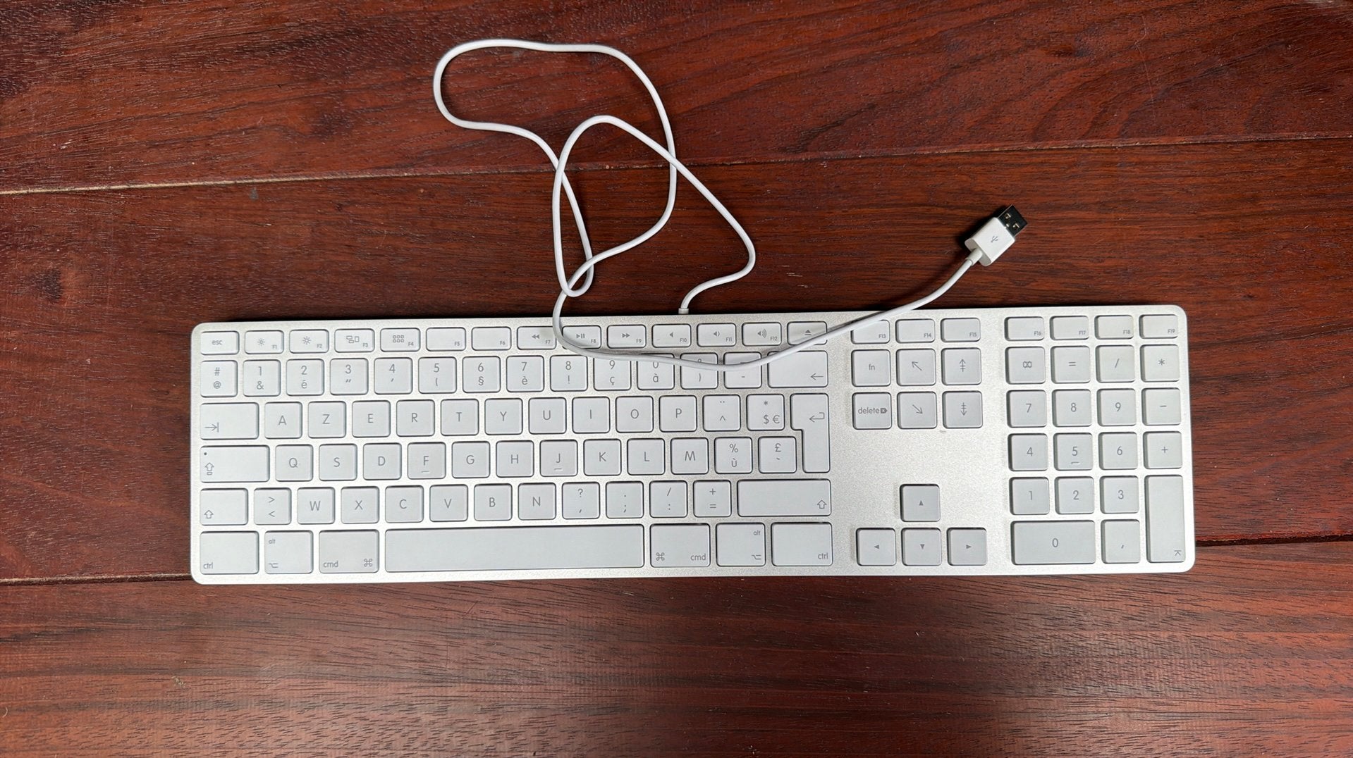 Apple toestenbord met muis, Neuf, Azerty, Enlèvement, Filaire
