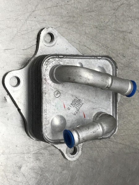 OLIEKOELER Toyota RAV4 (A5) (01-2018/-) (|1571025010|), Gebruikt, Toyota