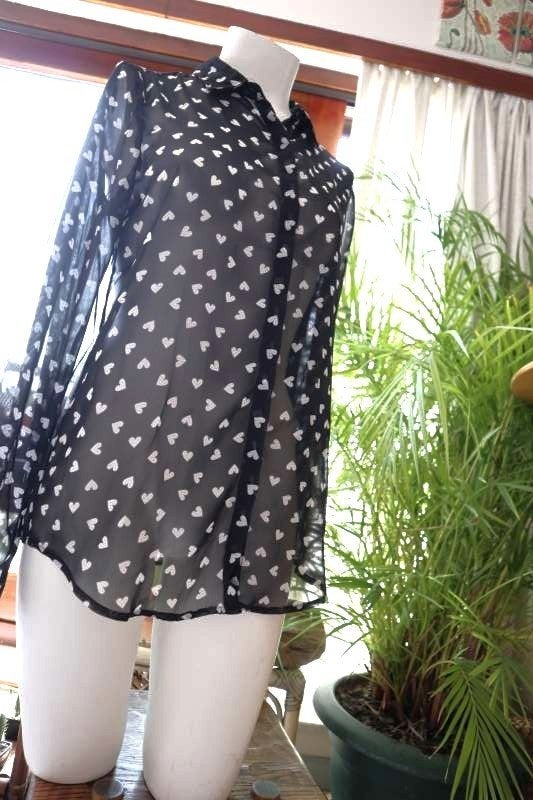 licht transparant harten blouse, Kleding | Dames, Blouses en Tunieken, Zo goed als nieuw, Maat 38/40 (M), Zwart, Ophalen of Verzenden