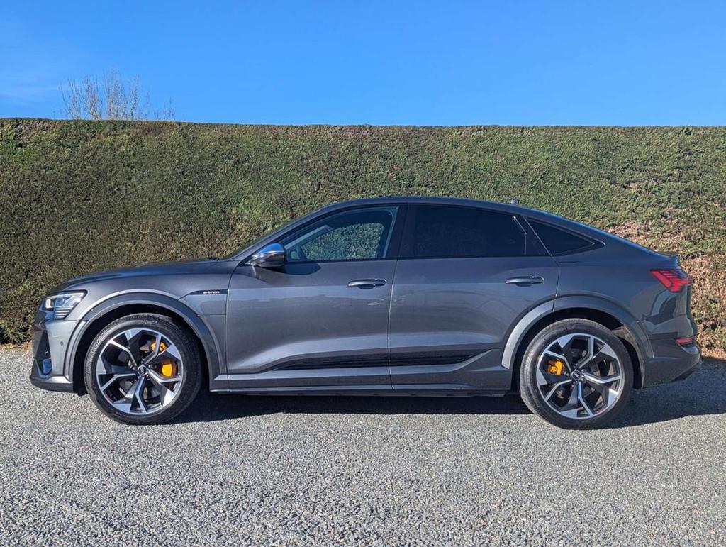 Audi SQ8 e-tron !verkocht! e-tron S - trekhaak -head up - 2x, Auto's, Automaat, https://public.car-pass.be/vhr/e0b45ce7-bee4-4a45-bd32-1d71270e88be