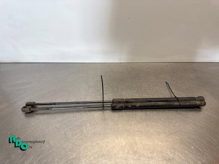 Set Gasdempers Achterklep van een Volvo V40 (V40 12-), Auto-onderdelen, Carrosserie, Volvo, Gebruikt, 3 maanden garantie, Ophalen of Verzenden