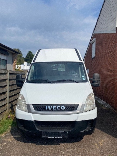 iveco daily 2,3, Auto's, Bestelwagens en Lichte vracht, 4 deurs, 93 kW, Iveco, Grijs