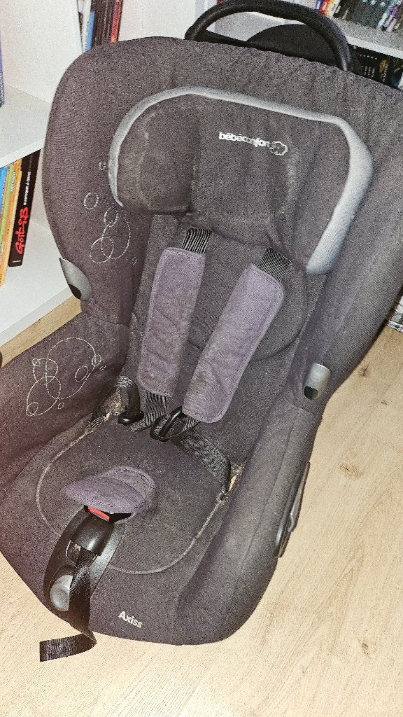 Siège auto Bébé Confort Axiss – À donner, Enlèvement, Utilisé, Ceinture de sécurité