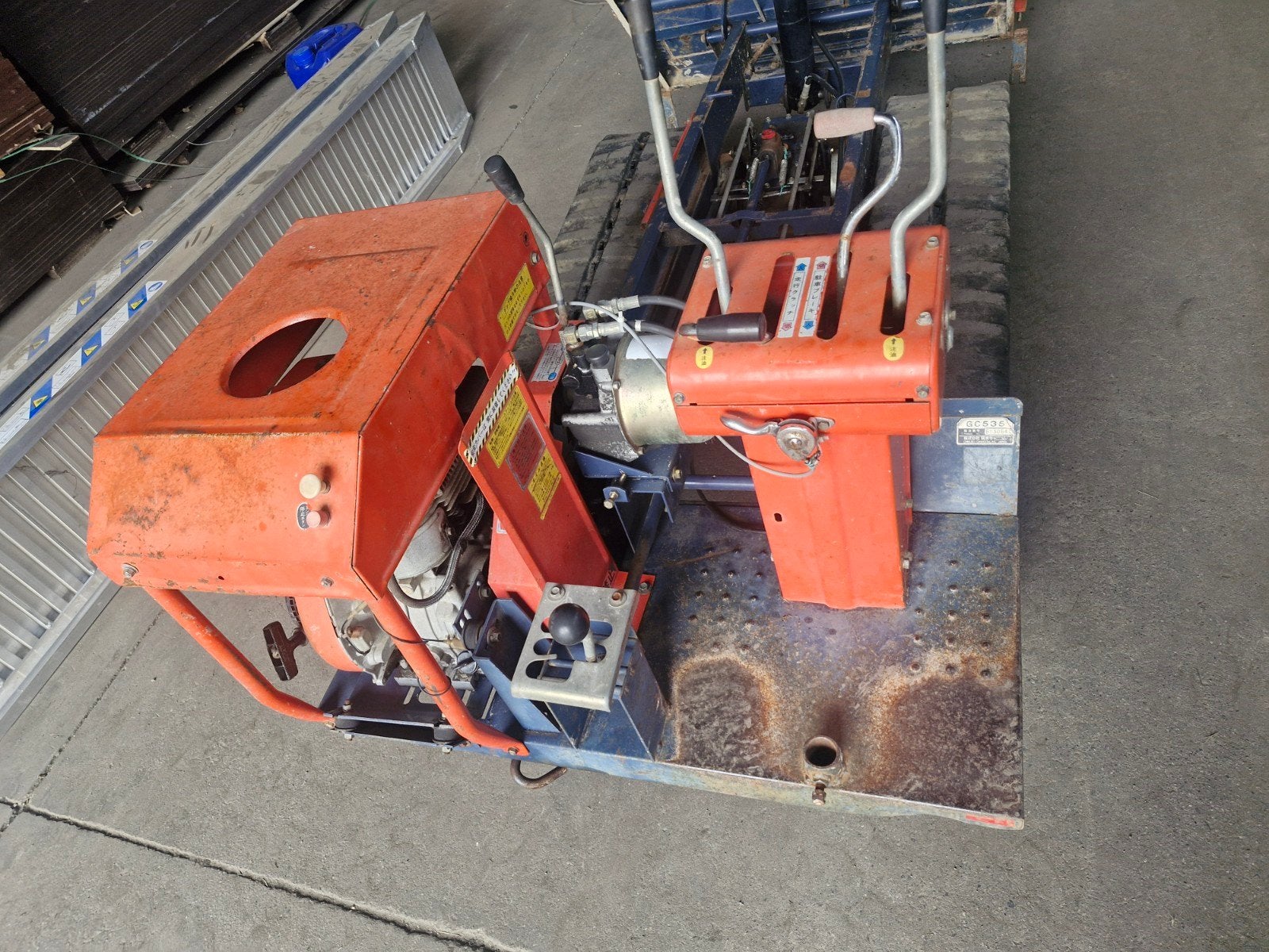 mini dumper Kubota tout fonctionne parfaitement