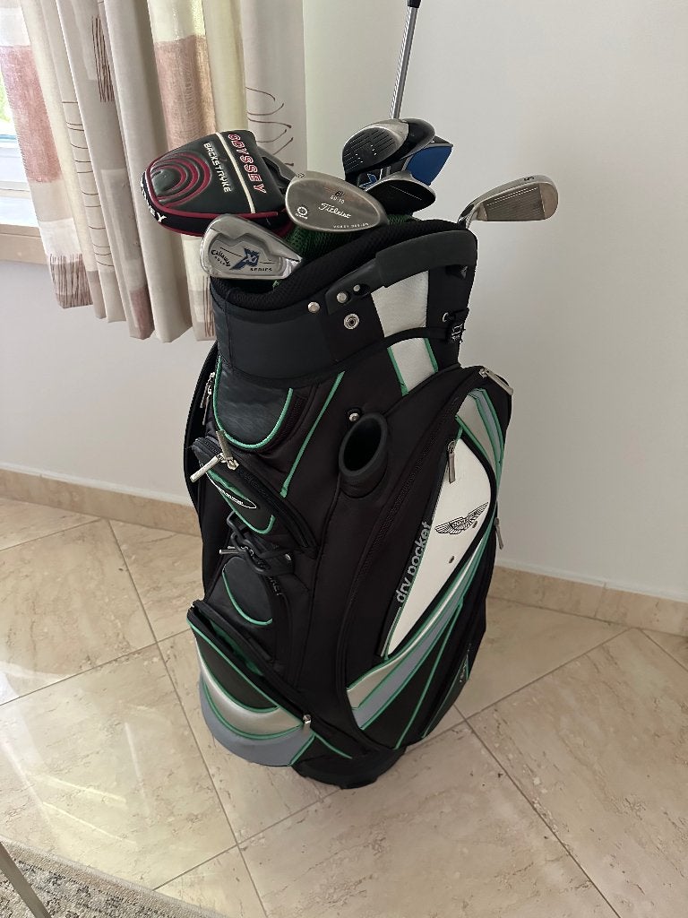 Sac et clubs de golf Aston Martin, Enlèvement, Comme neuf