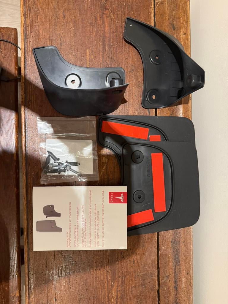 tesla mud flap and splash guard kit, Auto's, Tesla, Particulier, Te koop