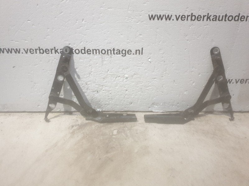 CHARNIERE DE COFFRE set li en re Audi 80 (B4), Auto-Union-Straße  1,
85057  Ingolstadt, DE, Info@audi.de, Audi, Utilisé