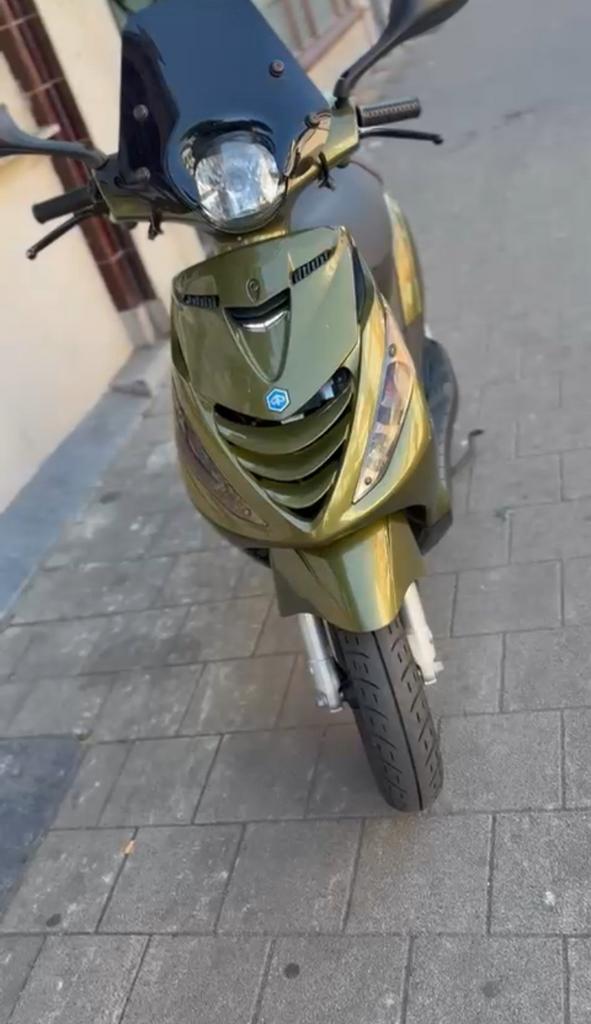 Piaggio zip iget, Fietsen en Brommers, Ophalen, Zo goed als nieuw, Zip