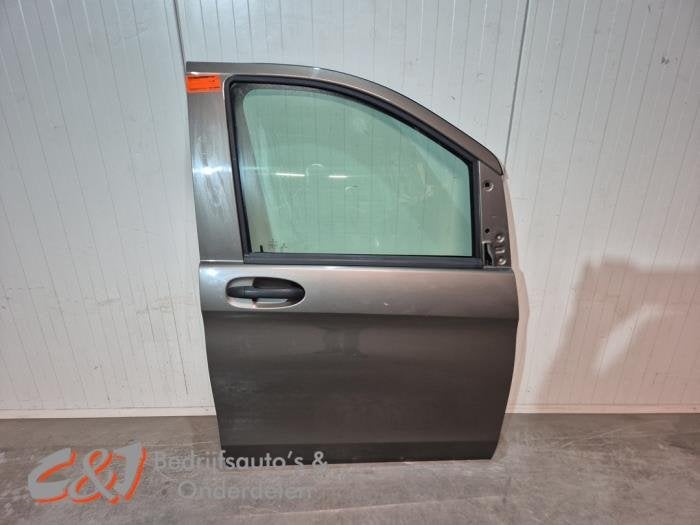 Portière 2portes droite d'un Mercedes Vito (9963), 3 mois de garantie, Utilisé, Porte, -