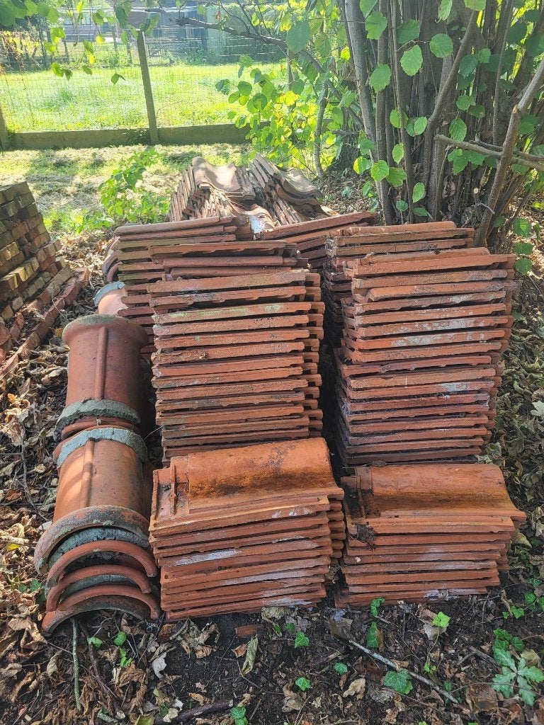Dakpannen , natuurrode (terracotta) kleur, Pierre ou Argile, Enlèvement, Utilisé, Rouge