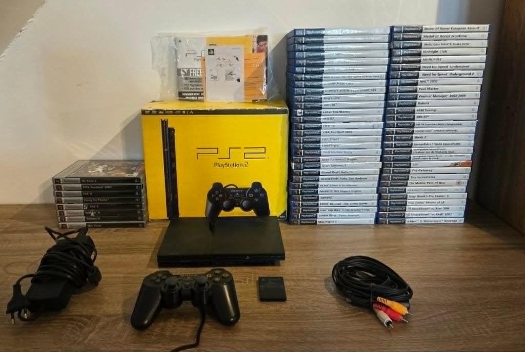 Boxed PS2 Slim Black + 66 Games, Games en Spelcomputers, Spelcomputers | Sony PlayStation 2, Gebruikt, Zwart, Met games, Ophalen of Verzenden