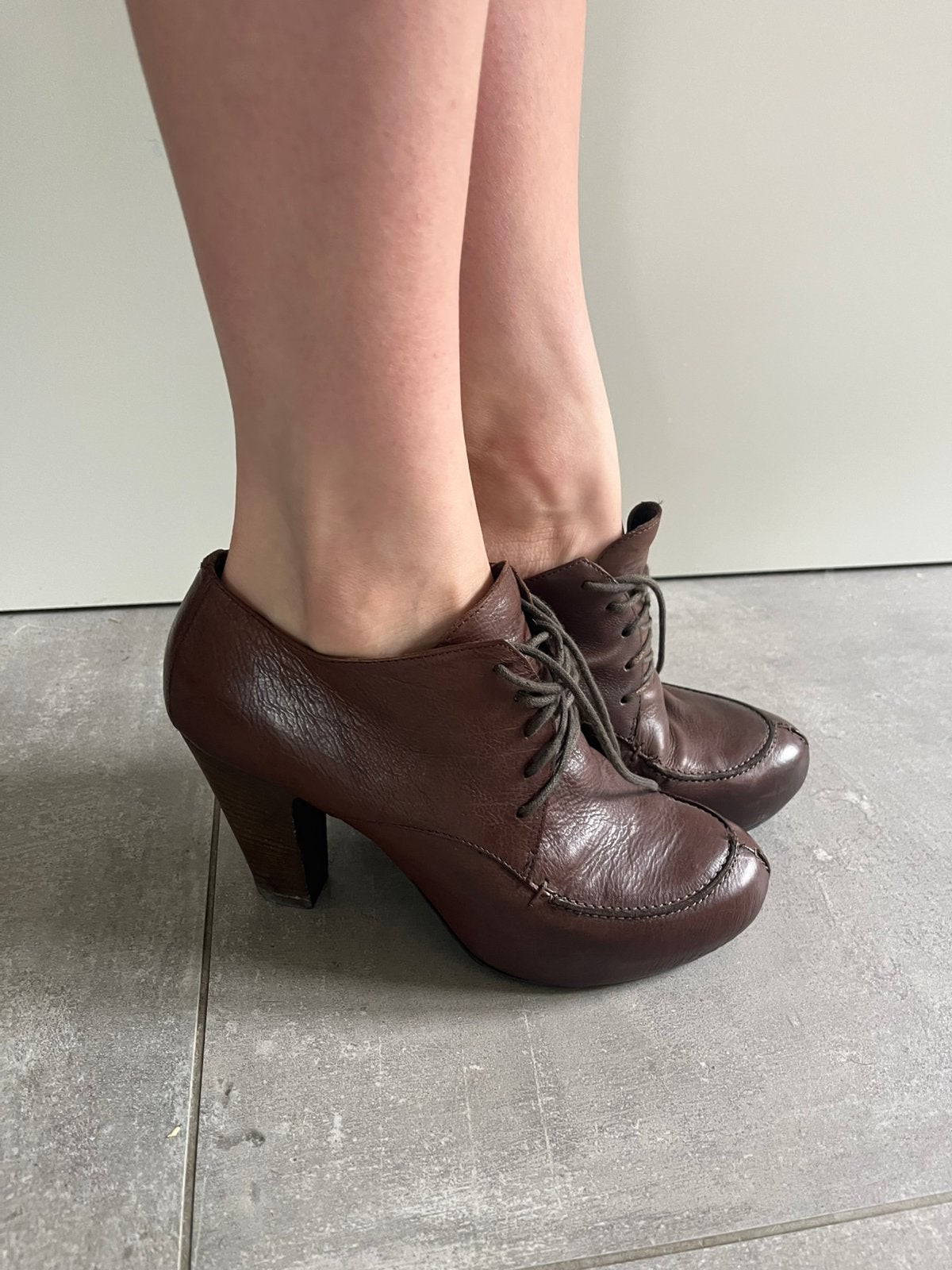 Dames schoenen, Ophalen, Gedragen
