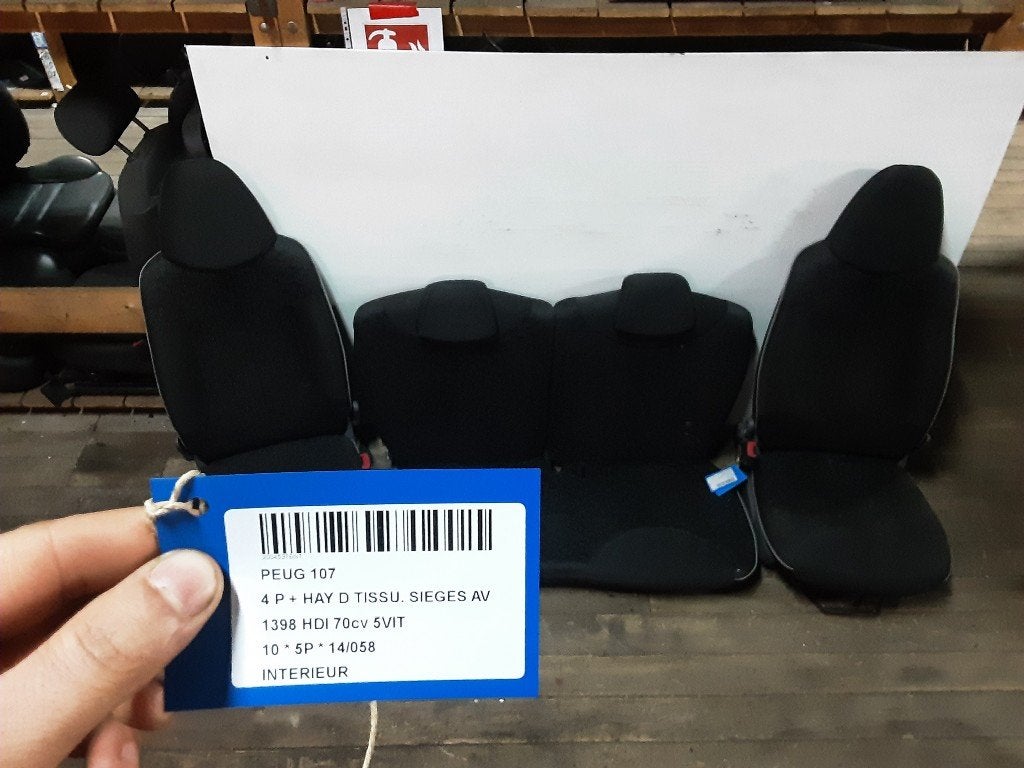 INTERIEUR COMPLET Peugeot 107 (01-2005/05-2014), Autos : Pièces & Accessoires, Mevr. I. Hauben, Utilisé, Rue de l'Espoir 34 34
4030  GRIVEGNÉE, BE