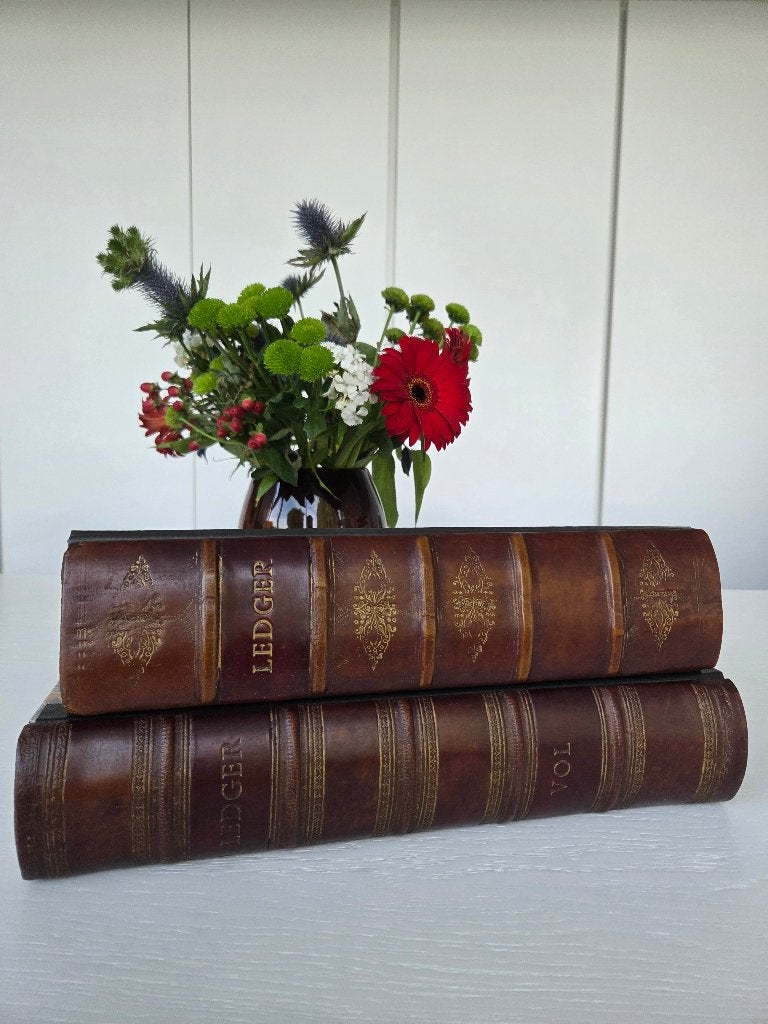 Colonne de livre ancienne, Enlèvement ou Envoi