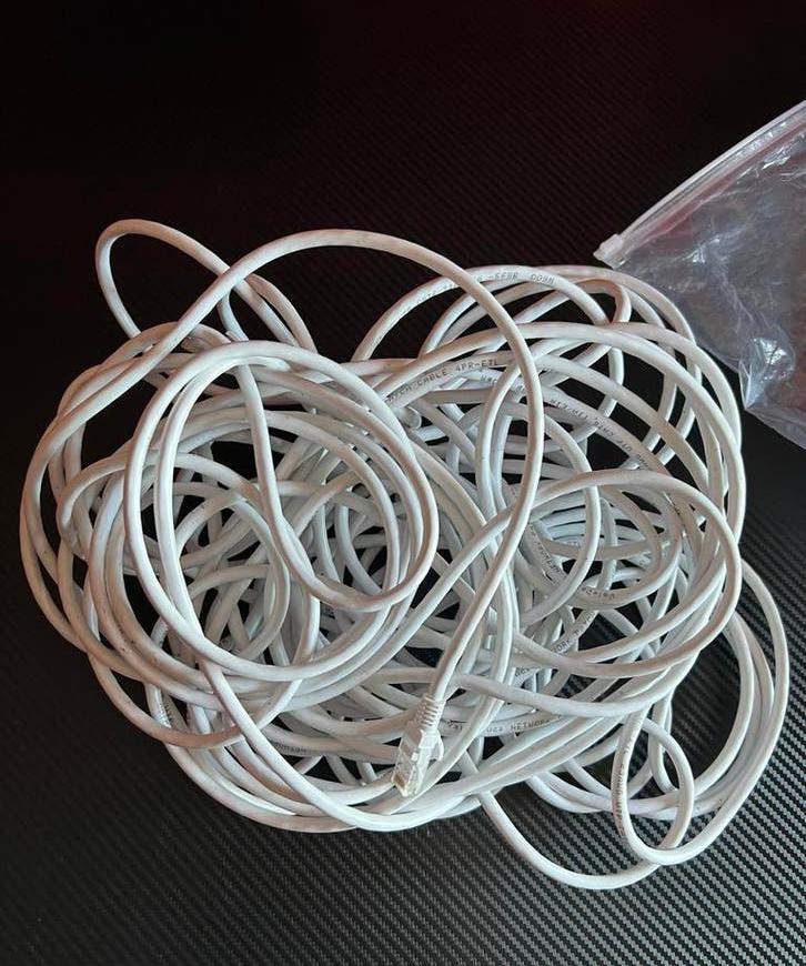 ValeDelucs Internetkabel 20m - CAT6 UTP Ethernet kabel - Wit, Ophalen of Verzenden, Zo goed als nieuw