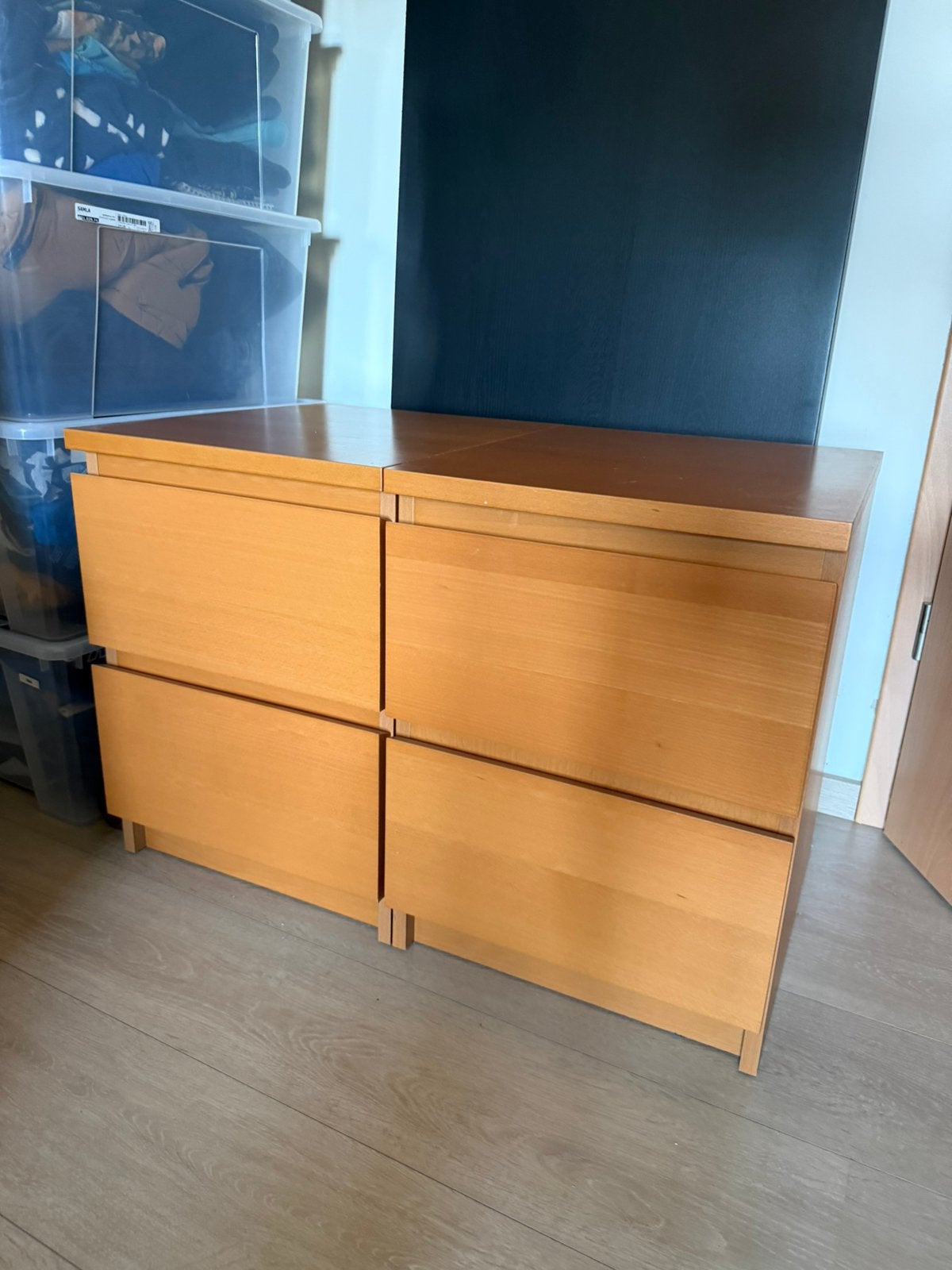 2 x malm nachttafel, Ophalen, Gebruikt