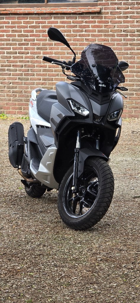 aprillia SR GT 125 werkelijke nieuwstaat, Motoren, Nieuw, Particulier, 125 cc, 11 kW of minder