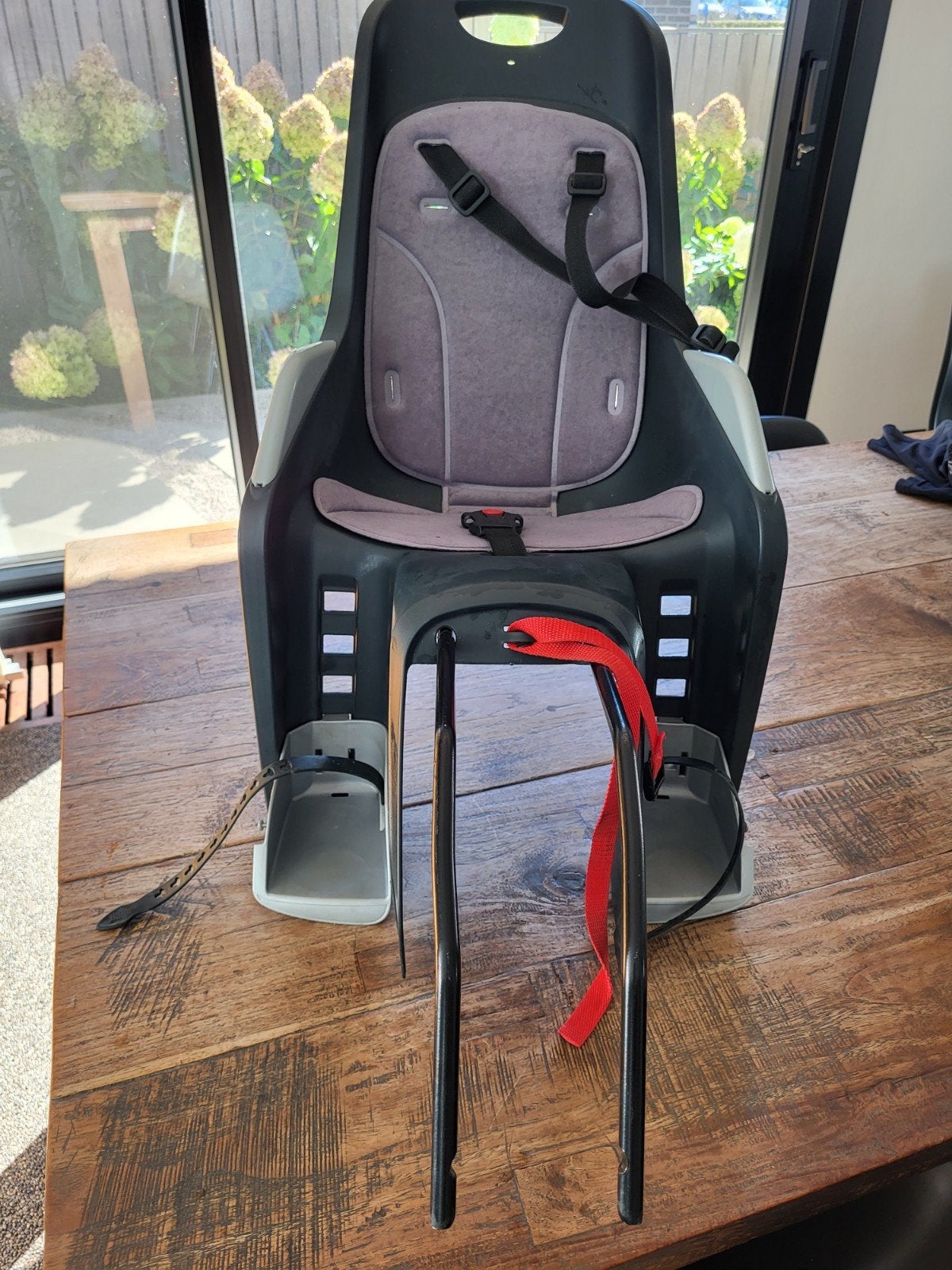 Fietsstoeltje voor achteraan op de fiets., Fietsen en Brommers, Ophalen, Zo goed als nieuw, 9 t/m 18 kg