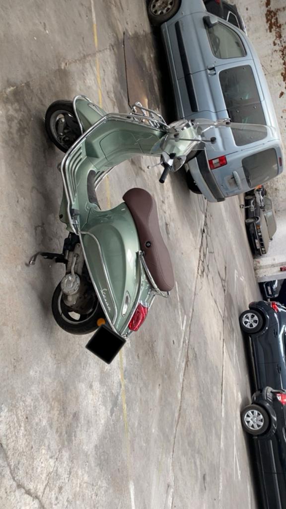 Vespa Sprint Groen Custom Edition – Zeer nette staat a klass, Autres modèles, Comme neuf, Enlèvement, Classe A (25 km/h)