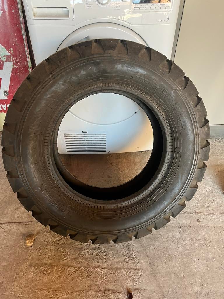 Pirelli 10.0-16, Zakelijke goederen, Landbouw | Onderdelen | Banden, Velgen en Assen, Ophalen