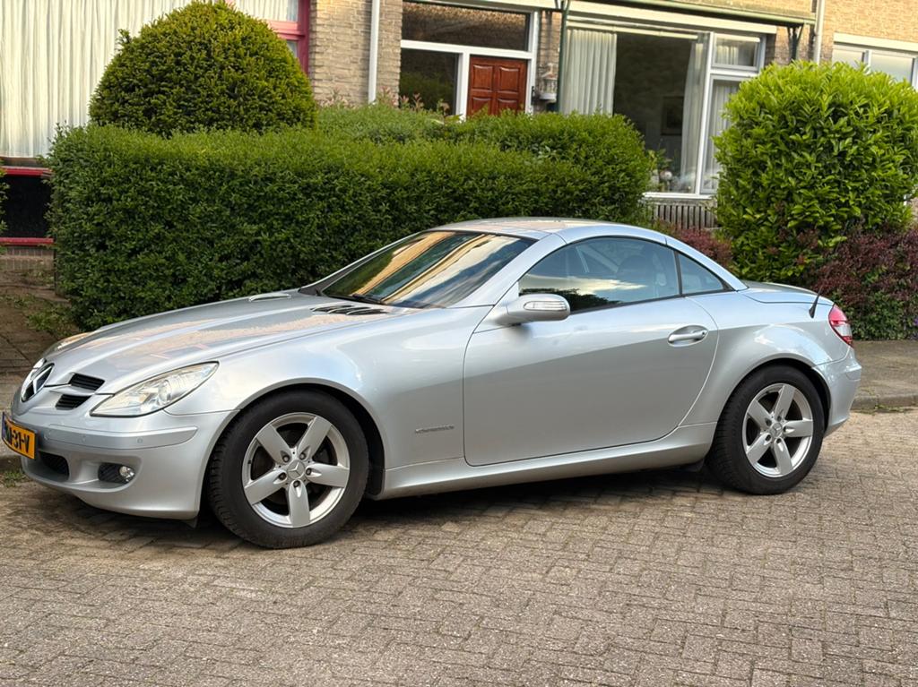 Te koop Mercedes 200 SLK zilver/grijs, Zwart, 4 cilinders, Handgeschakeld, 2 deurs
