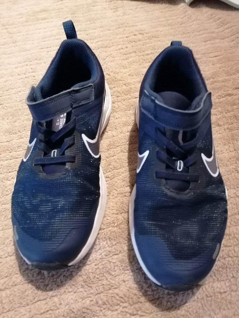 Sportschoenen Nike, Kinderen en Baby's, Kinderkleding | Schoenen en Sokken, Ophalen, NIKE, Sportschoenen, Zo goed als nieuw