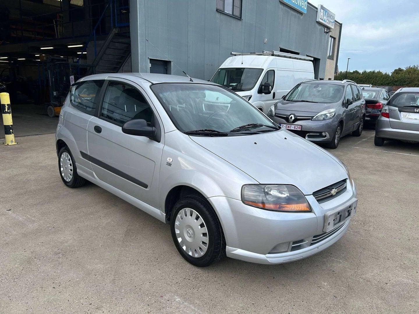 Chevrolet Kalos Kalos hatchback 1.2i 8v S nieuwe distributie, Auto's, 1150 cc, Stof, Gebruikt, Zwart