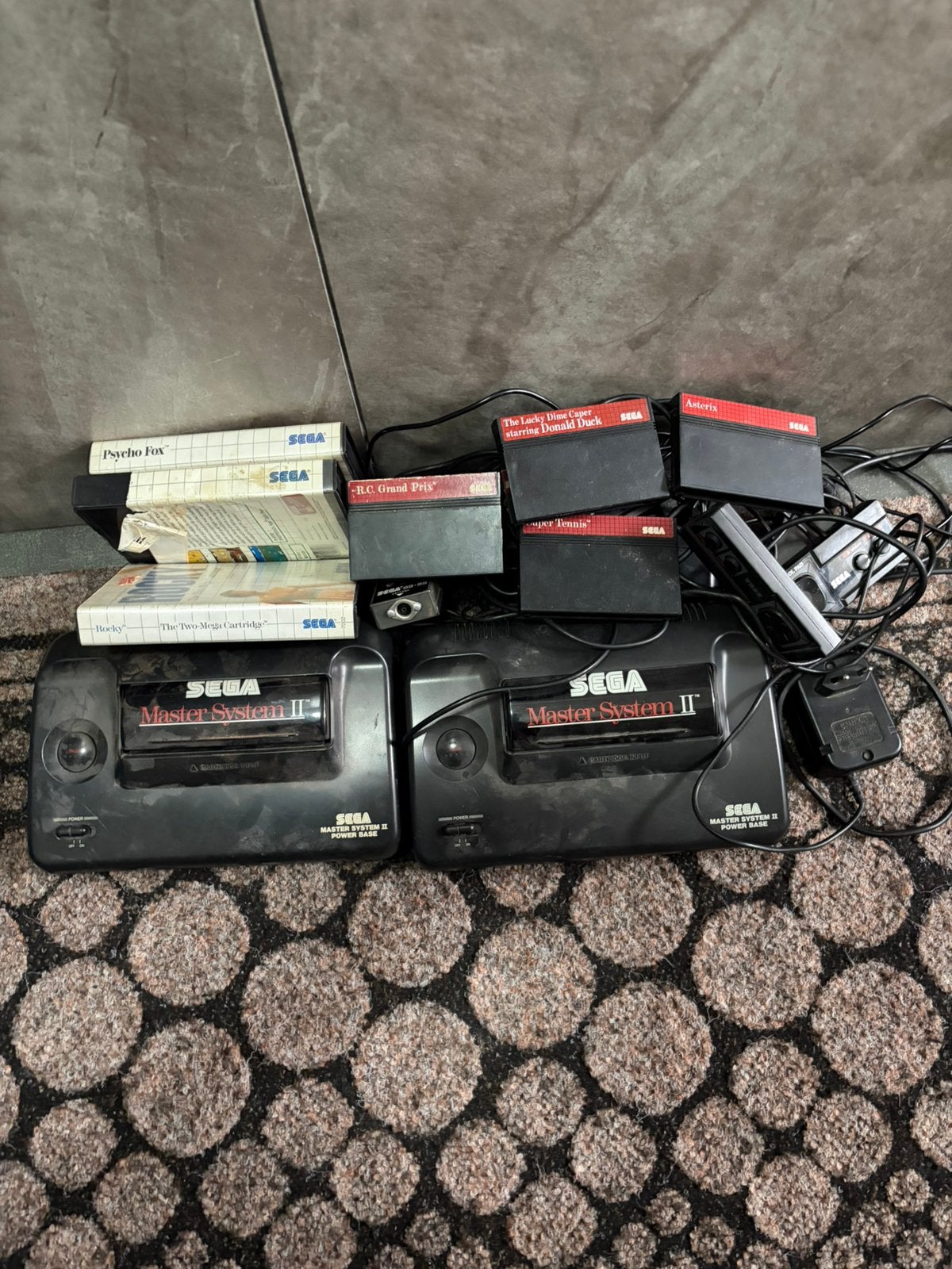 2 vieux segas, Consoles de jeu & Jeux vidéo, Enlèvement ou Envoi, Utilisé