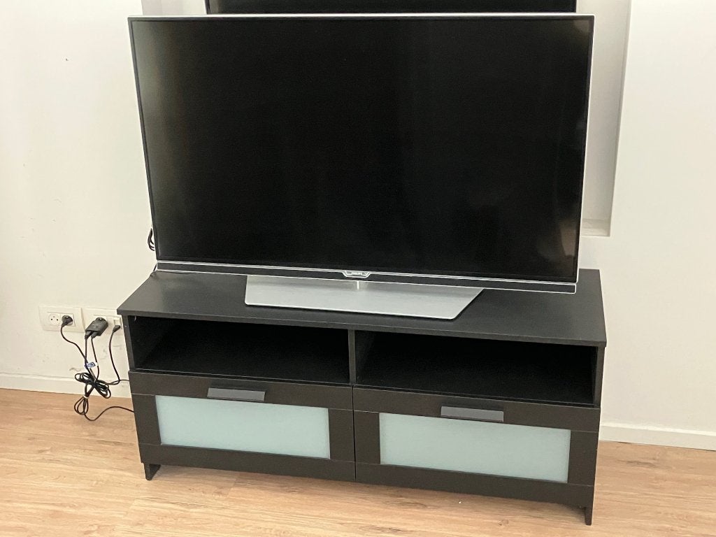 TV meubel - kastje (BRIMNES - IKEA), Ophalen, 100 tot 150 cm, Zo goed als nieuw, Minder dan 100 cm