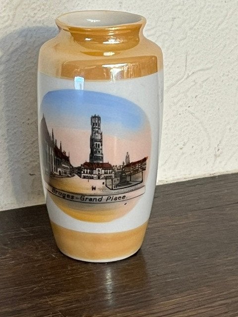 Oud souvenir vaasje Brugge , Bruges Grand Place, Ophalen