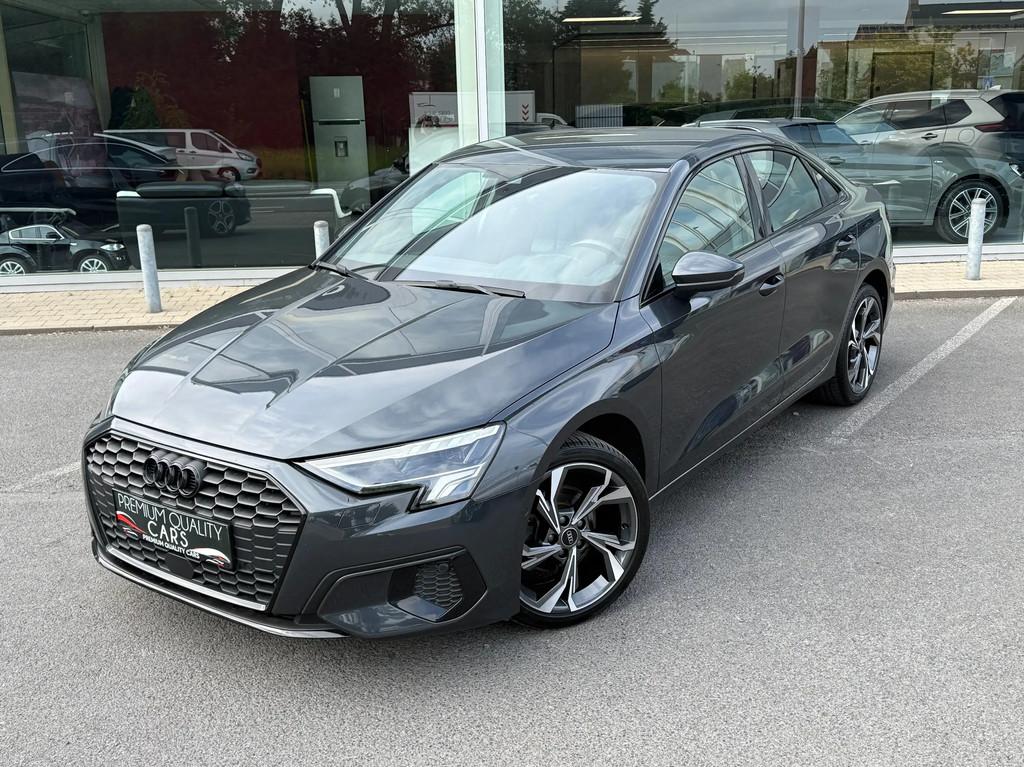Audi A3 AUTOMAAT / CARPLAY / CAMERA / ZETELVERWARMING / KEYL, 4 deurs, Stof, Gebruikt, 4 cilinders