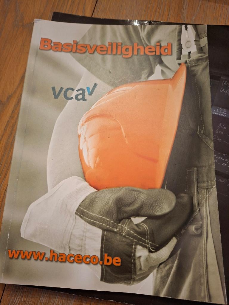 Boek basisveiligheid vives kuleuven, Boeken, Ophalen of Verzenden, Nieuw