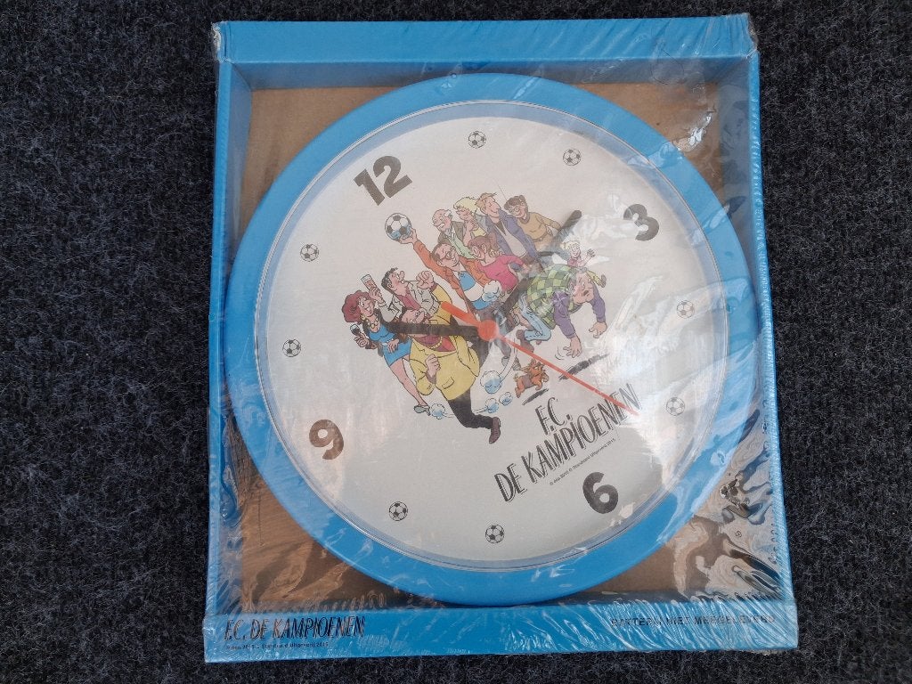 Wandklok FC De Kampioenen, Ophalen of Verzenden, Overige figuren, Nieuw, Gebruiksvoorwerp
