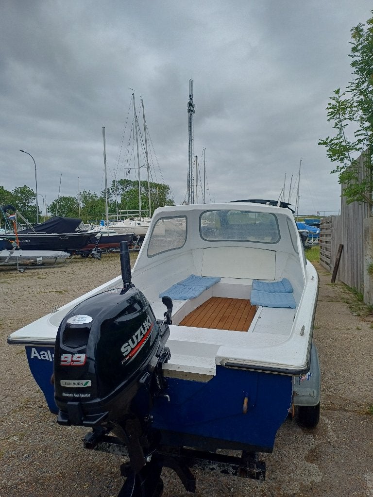 Bateau à cabine + remorque + moteur hors-bord SUZUKI 9.9HP, Sports nautiques & Bateaux, Chaloupes, 4 m, 10 ch, Enlèvement, 2 m