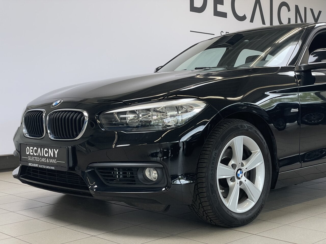 BMW 118 1.5i SportLine *Navigatie*Sensoren voor/achter, Auto's, 116 g/km, 1 Reeks, Zwart, Bedrijf
