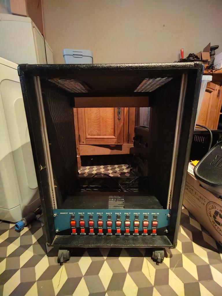 Rack DJ / Armoire 19 pouces avec Dispatching 10 prises, Maison & Meubles, Cheminées, Enlèvement