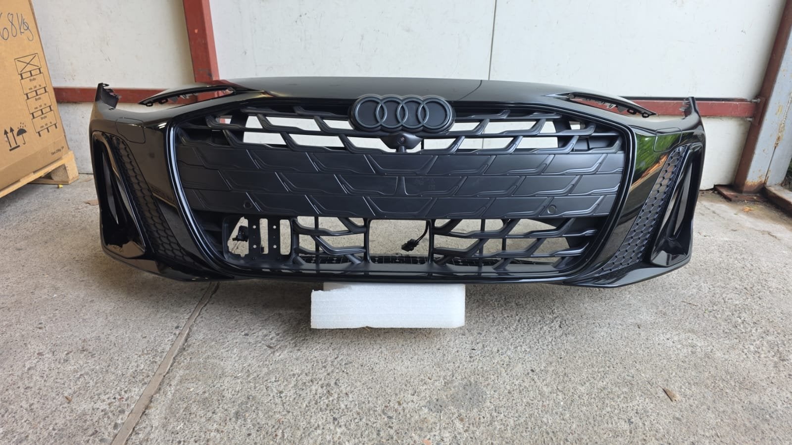 Pare-chocs avant complet AUDI A6 C9 S-Line 4P0121763 d'origi, Pare-chocs, AUDI AG, Auto-Union-Strasse 1
85045  Ingolstadt, DE