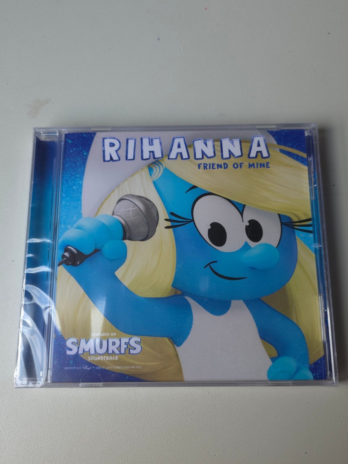 CD Rihanna Schtroumpf neuf sous blister, Collections, Envoi, Neuf, Schtroumpfette, Autres types