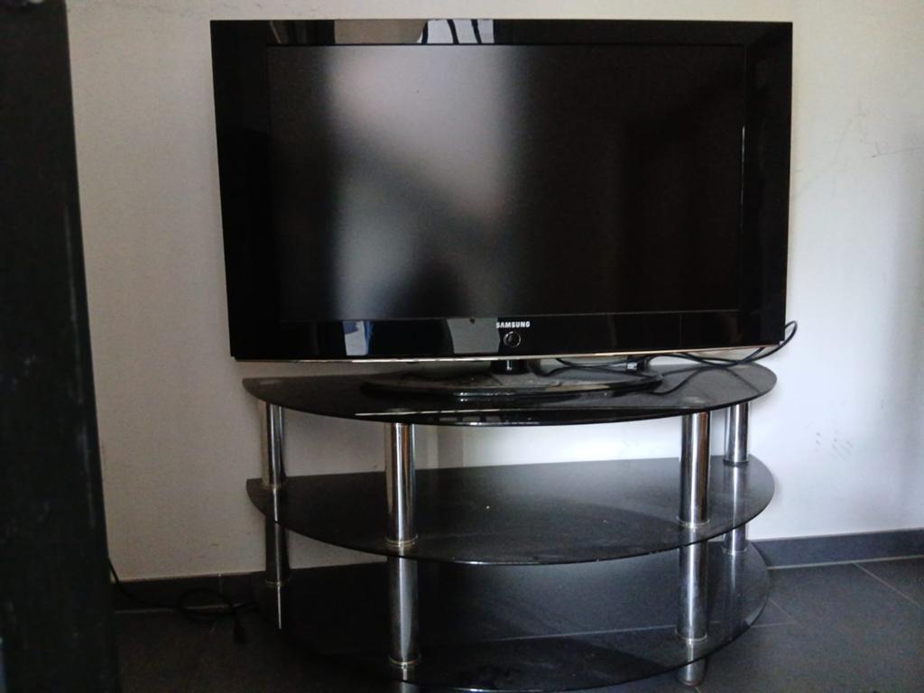 TV met tafel, Ophalen